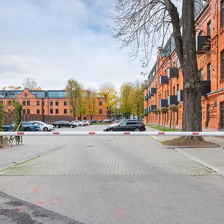 Shanti Barracks #2 By Polo كاوناس